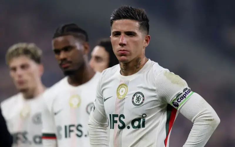 اضطراب في تشيلسي: إنزو فرنانديز يفقد ثقة زملائه بلمح البصر